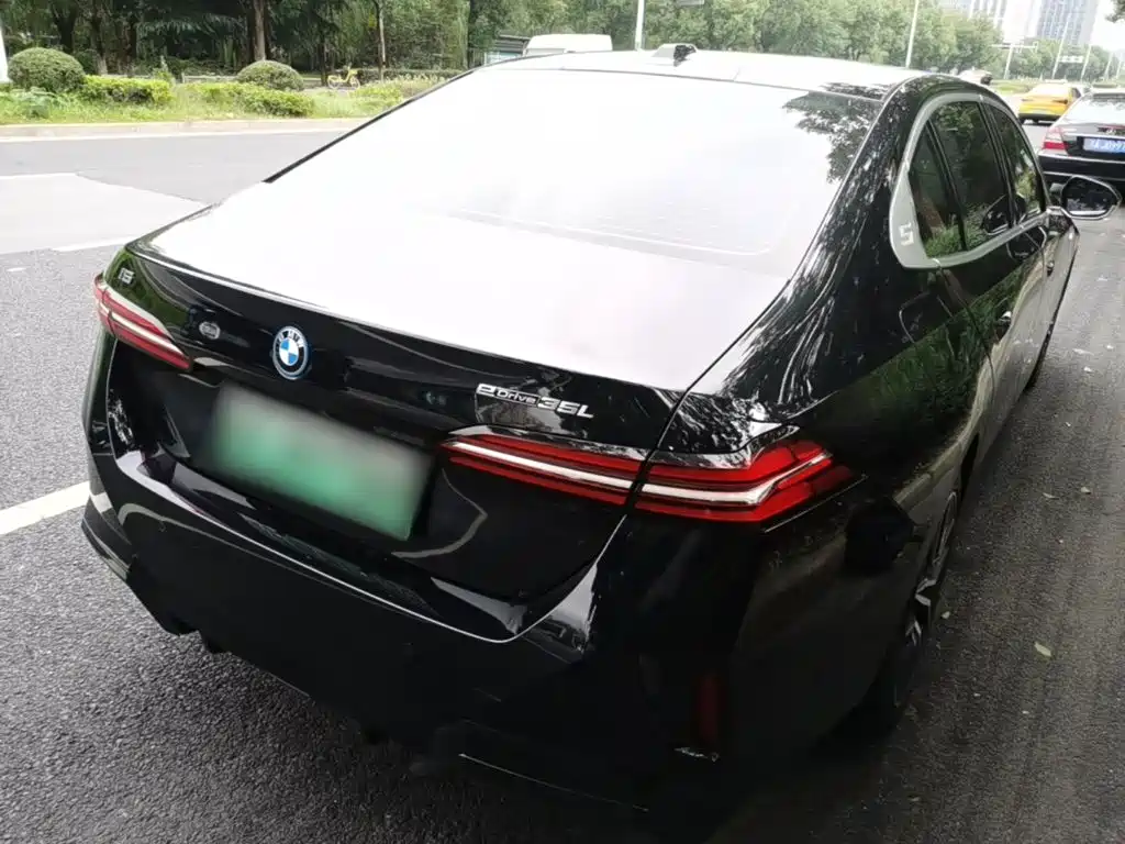 BMW i5 — миниатюра 7