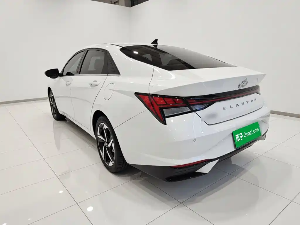 Hyundai Elantra — миниатюра 4