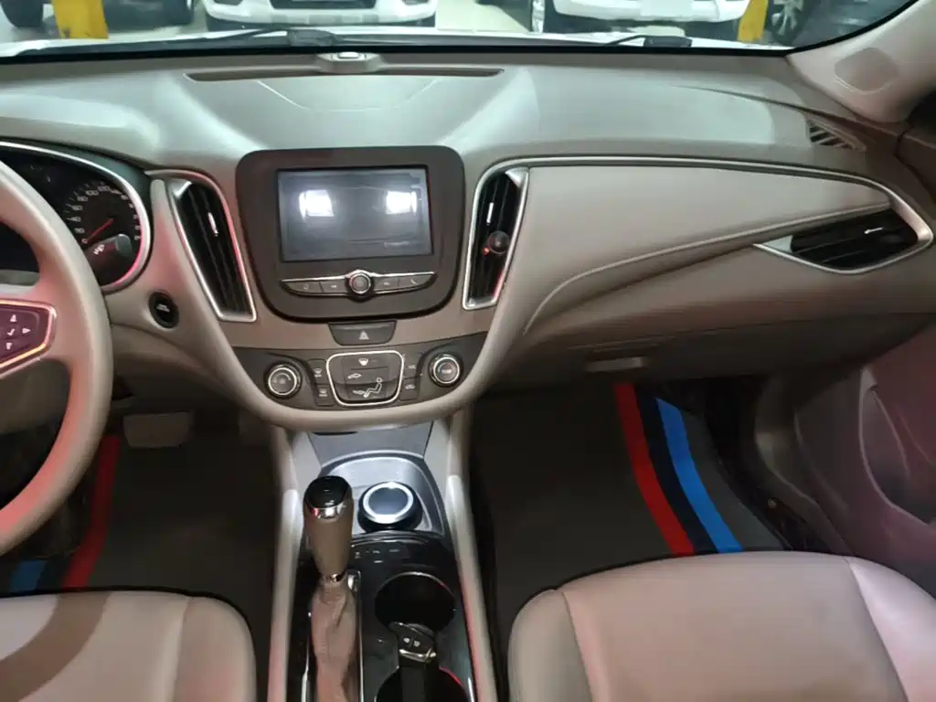 Chevrolet Malibu XL — миниатюра 13