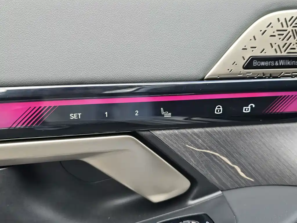 BMW 5 Series — миниатюра 17