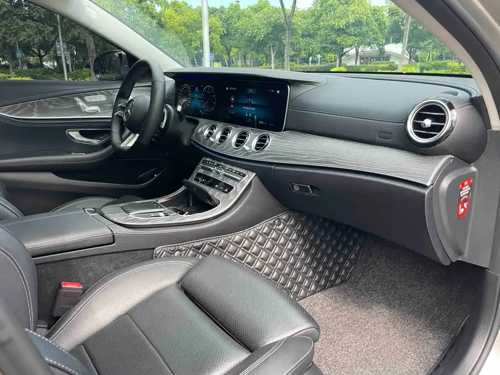 Mercedes-Benz E-Class — миниатюра 14