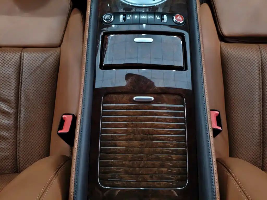 Bentley Flying Spur — миниатюра 12