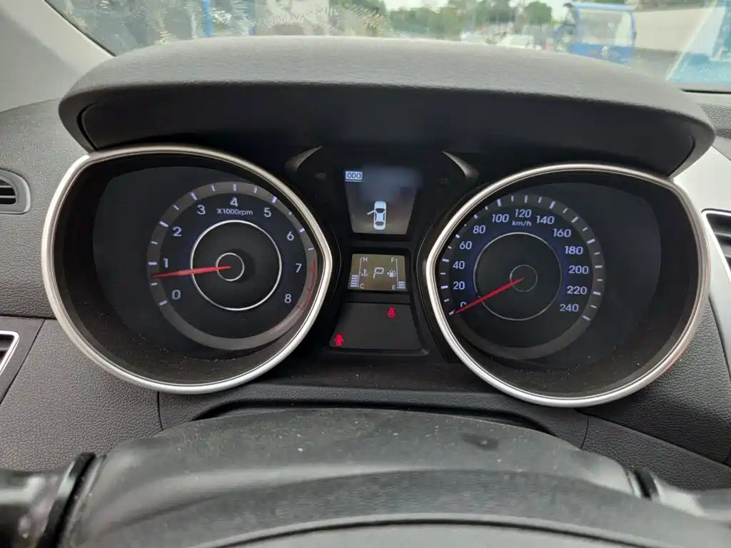 Hyundai Elantra Langdong — миниатюра 3