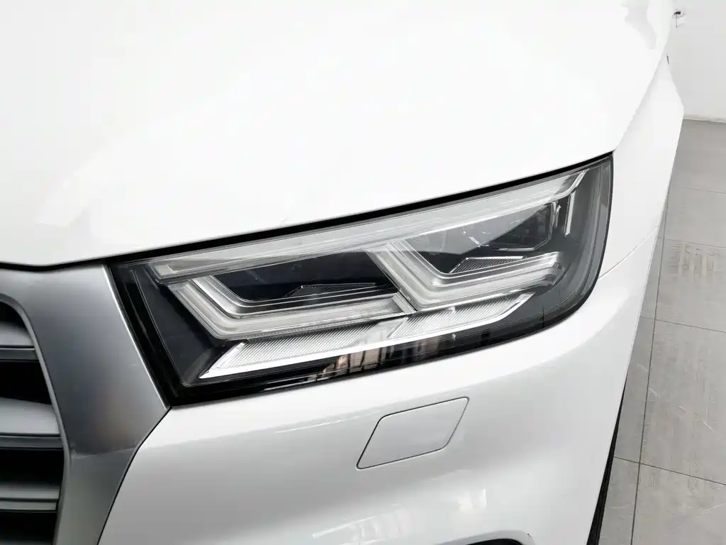 Audi Q5L — миниатюра 7
