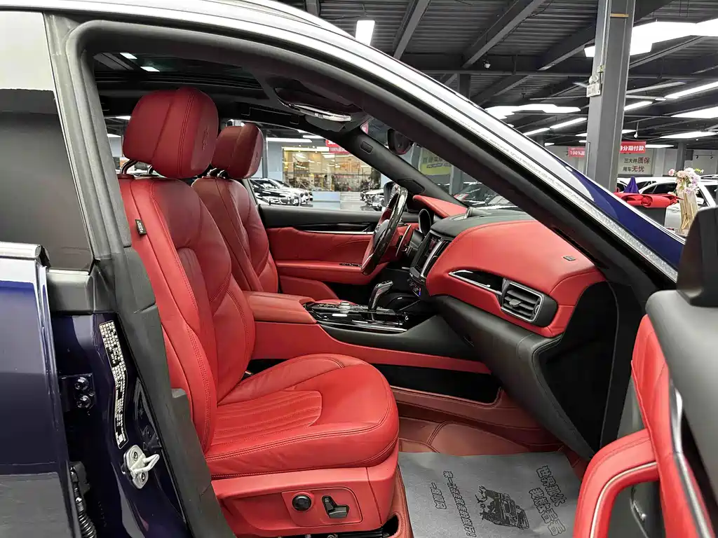 Maserati Levante 3.0T Standard Edition China V, фото 3