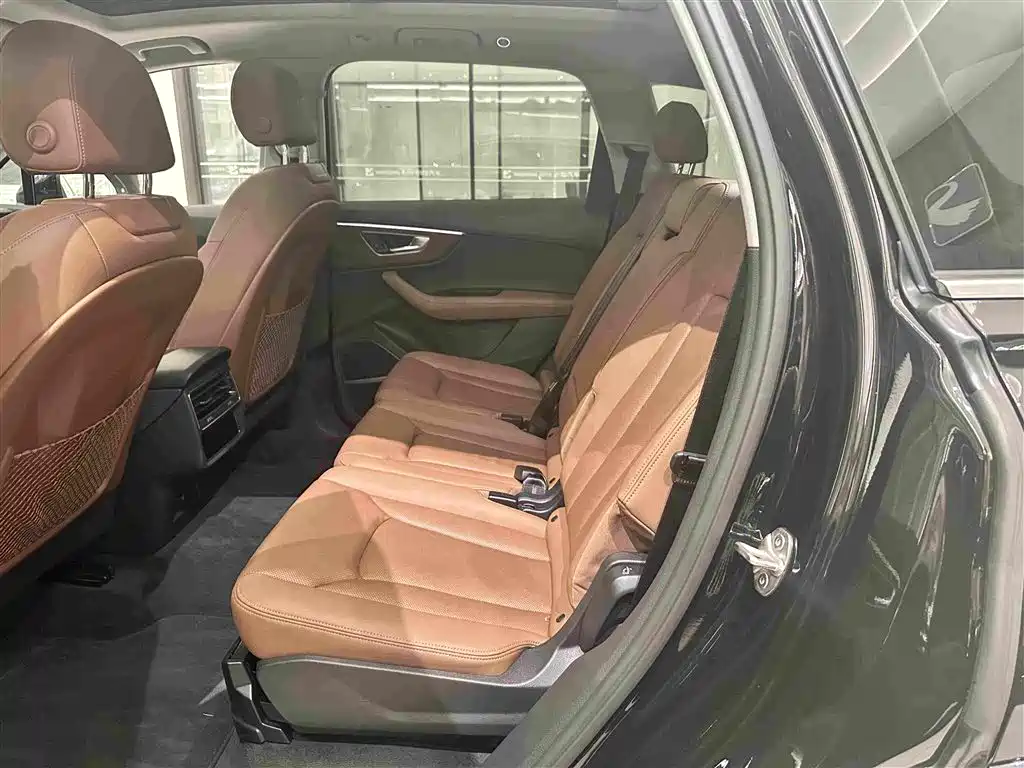 Audi Q7 — миниатюра 10