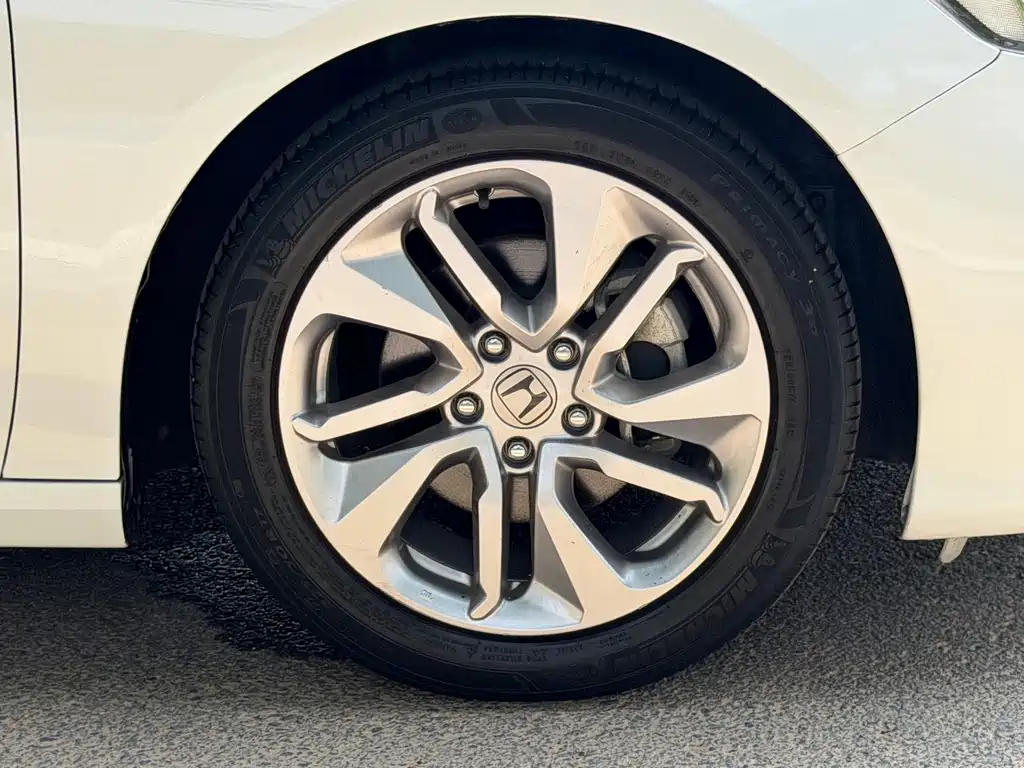 Honda Accord — миниатюра 17