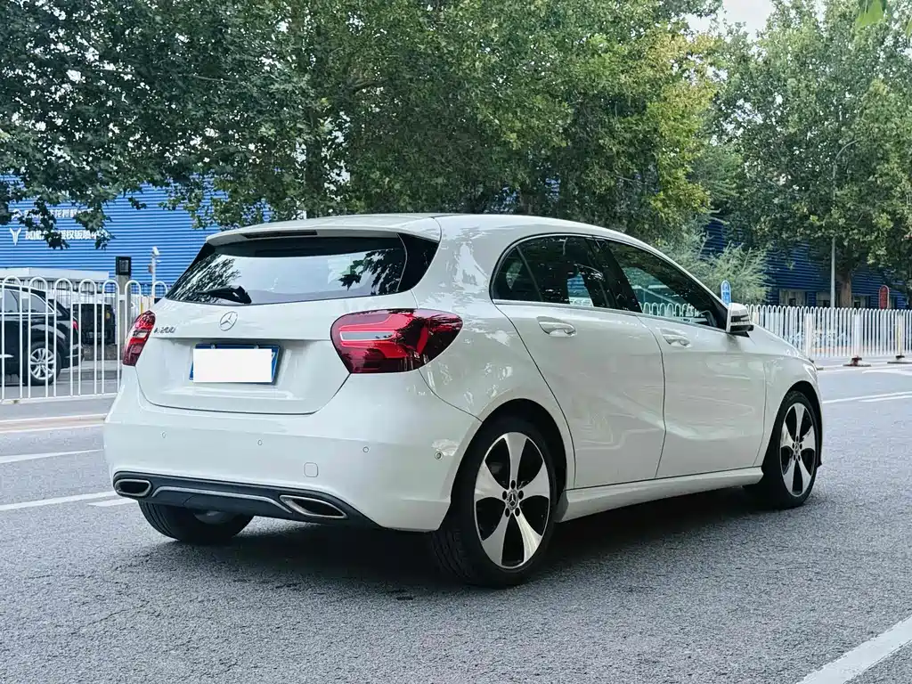 MERCEDES-BENZ  A CLASS