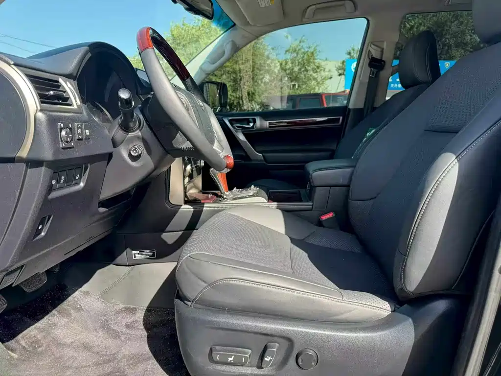 Lexus GX — миниатюра 4