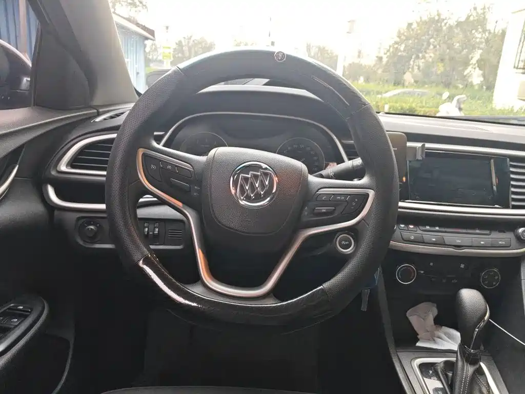 Buick Excelle — миниатюра 6