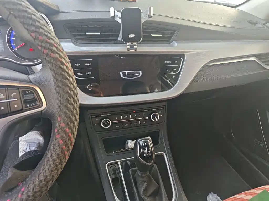 Geely Vision — миниатюра 9