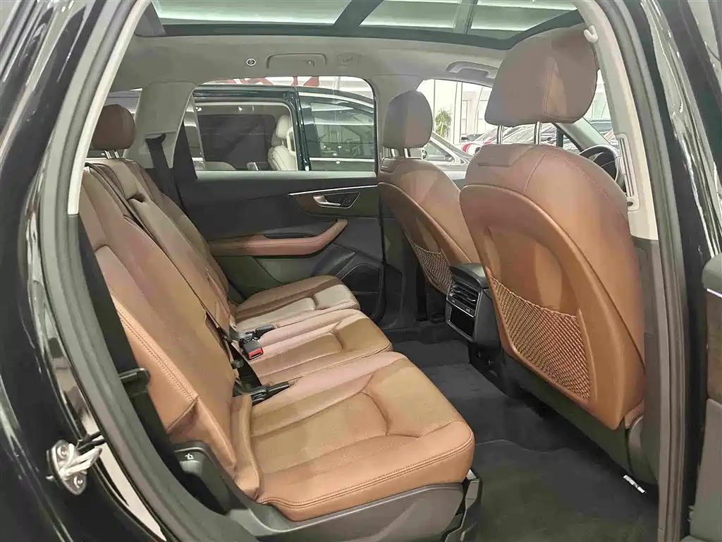 Audi Q7 — миниатюра 14