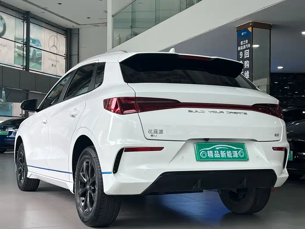 BYD E2