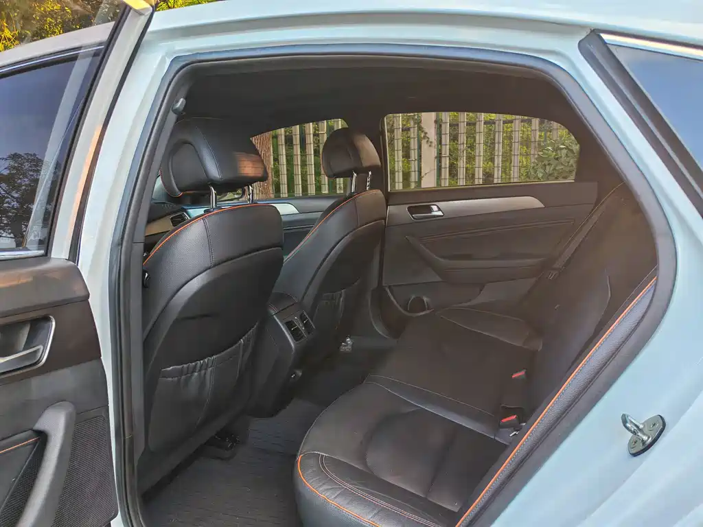 Hyundai Sonata — миниатюра 6
