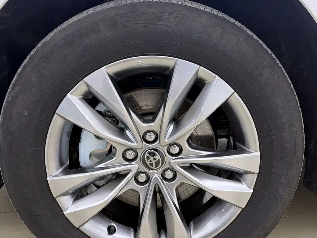 Toyota Sienna — миниатюра 18