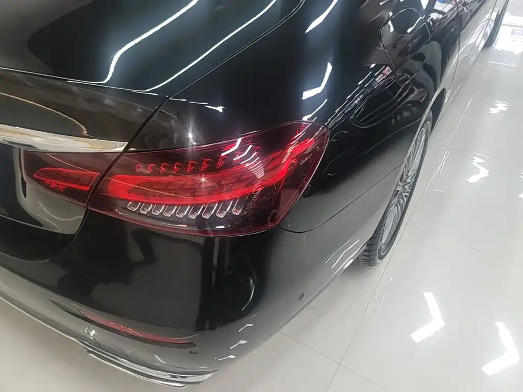 Mercedes-Benz E-Class — миниатюра 8
