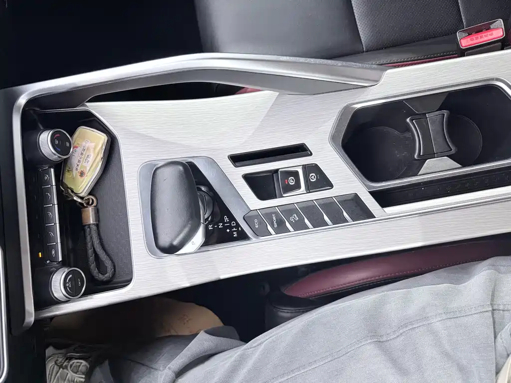 Geely Coolray 2021 — фото 12