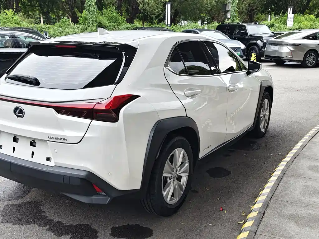 Lexus UX — миниатюра 7
