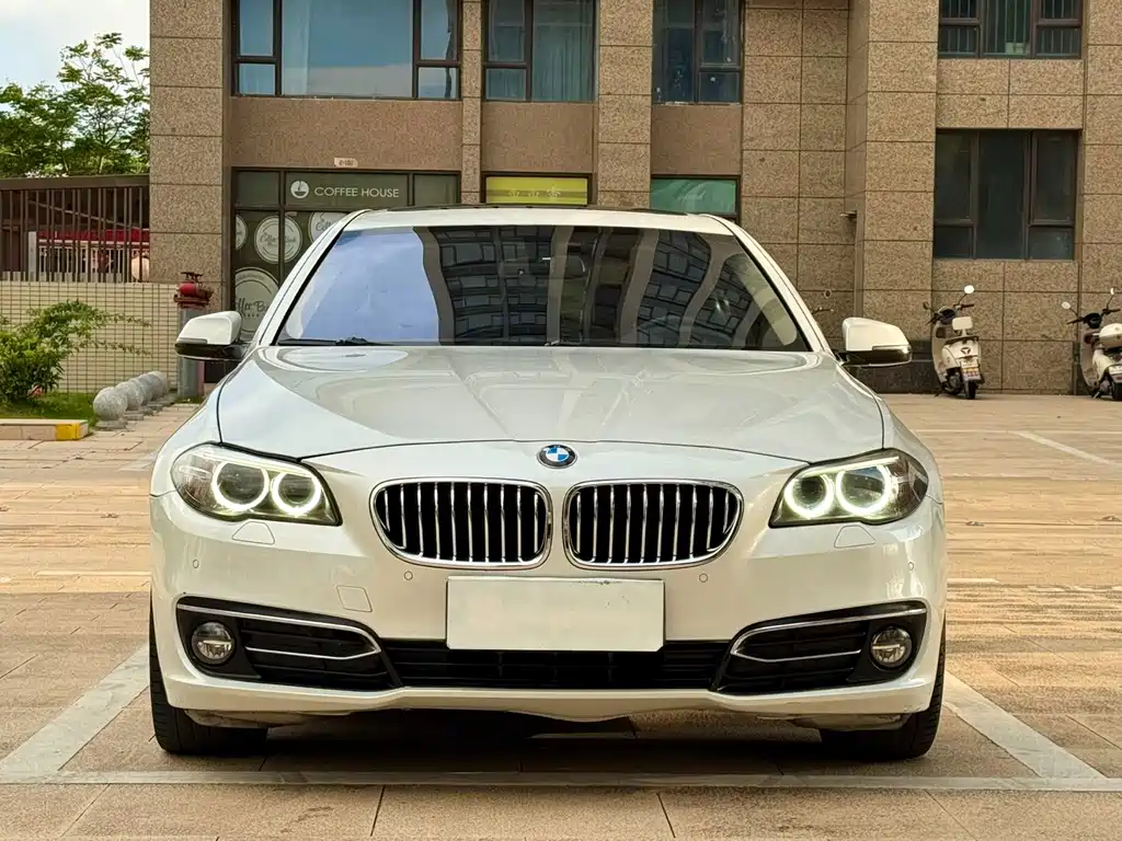 BMW 5 Series — миниатюра 2
