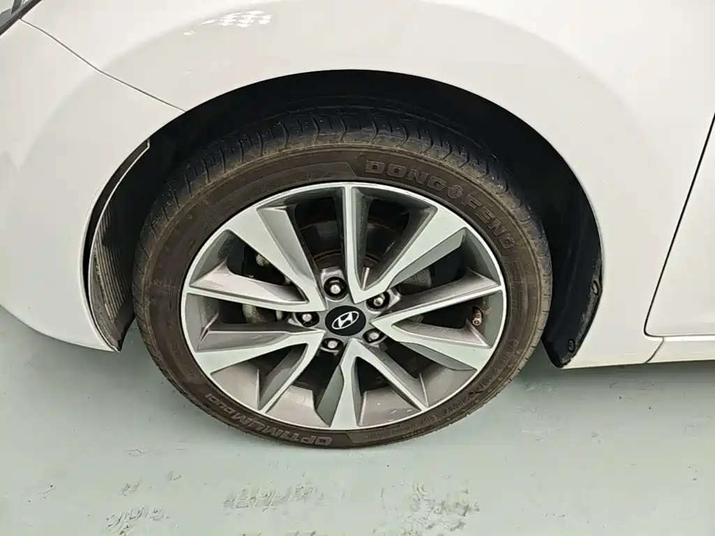 Hyundai Elantra Langdong — миниатюра 23