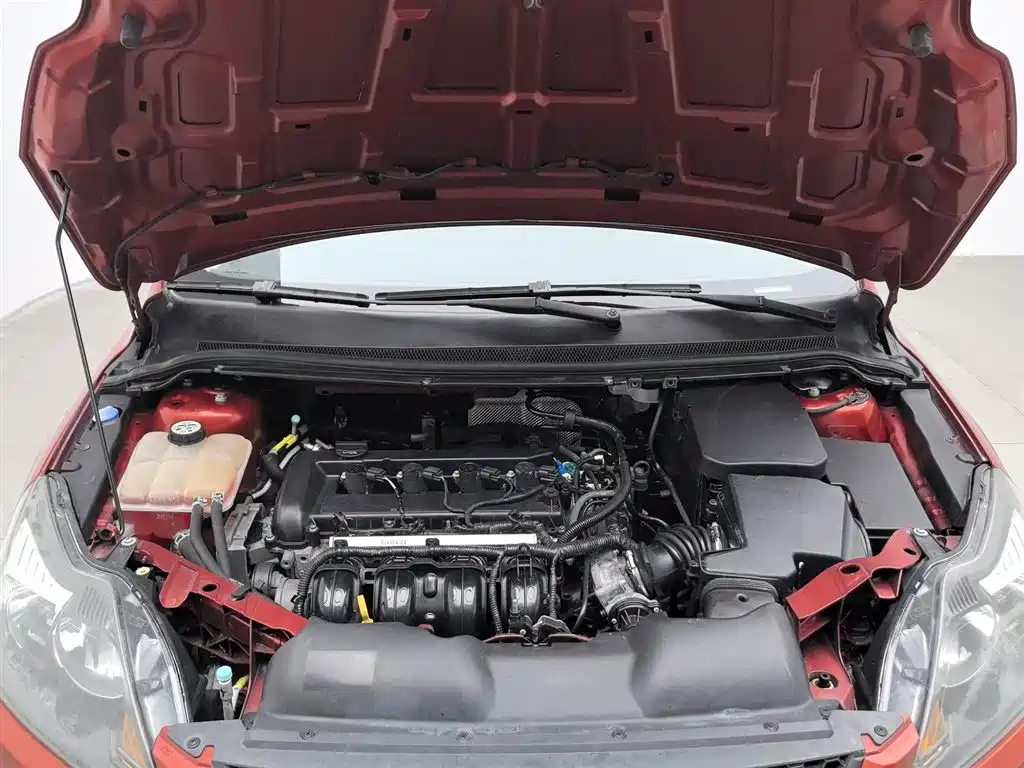 Ford Focus 2013 1.8L AT
