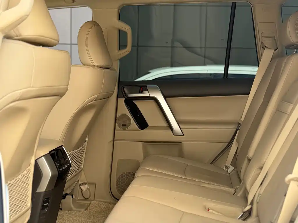 Toyota Land Cruiser — миниатюра 5