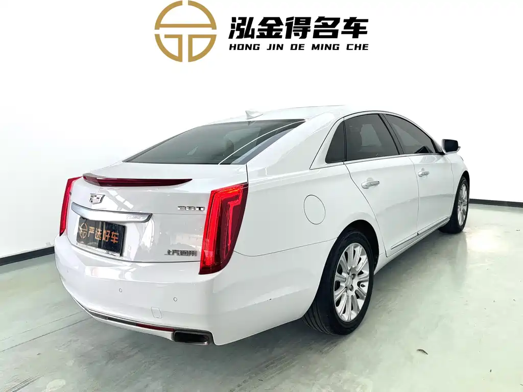 CADILLAC XTS