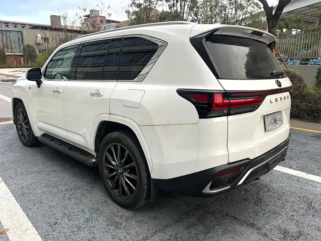 Lexus LX 2022 — фото 10