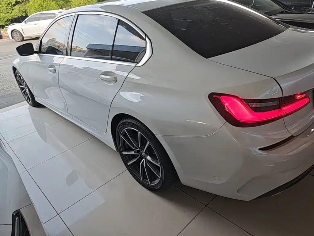 BMW 3 Series — миниатюра 5