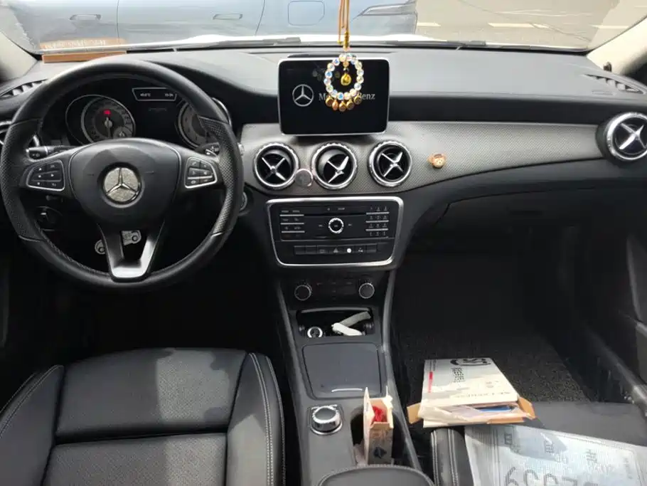 Mercedes-Benz GLA — миниатюра 12
