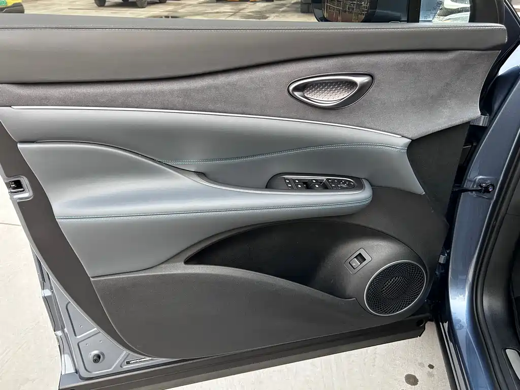 BYD SEA LION 07 DM I