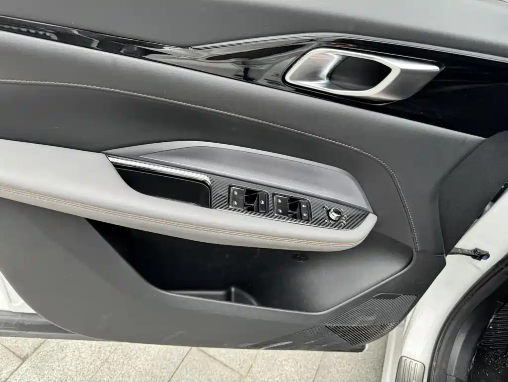 CHANGAN CHANGAN AUCHAN Z6