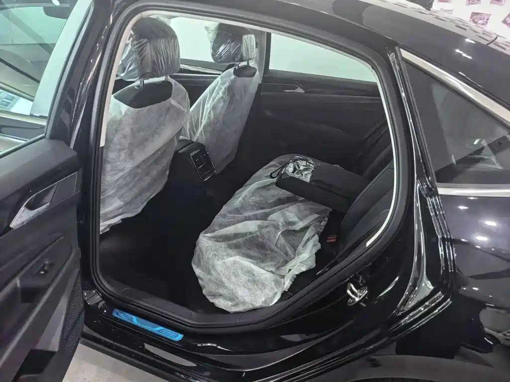 Volkswagen Passat — миниатюра 8