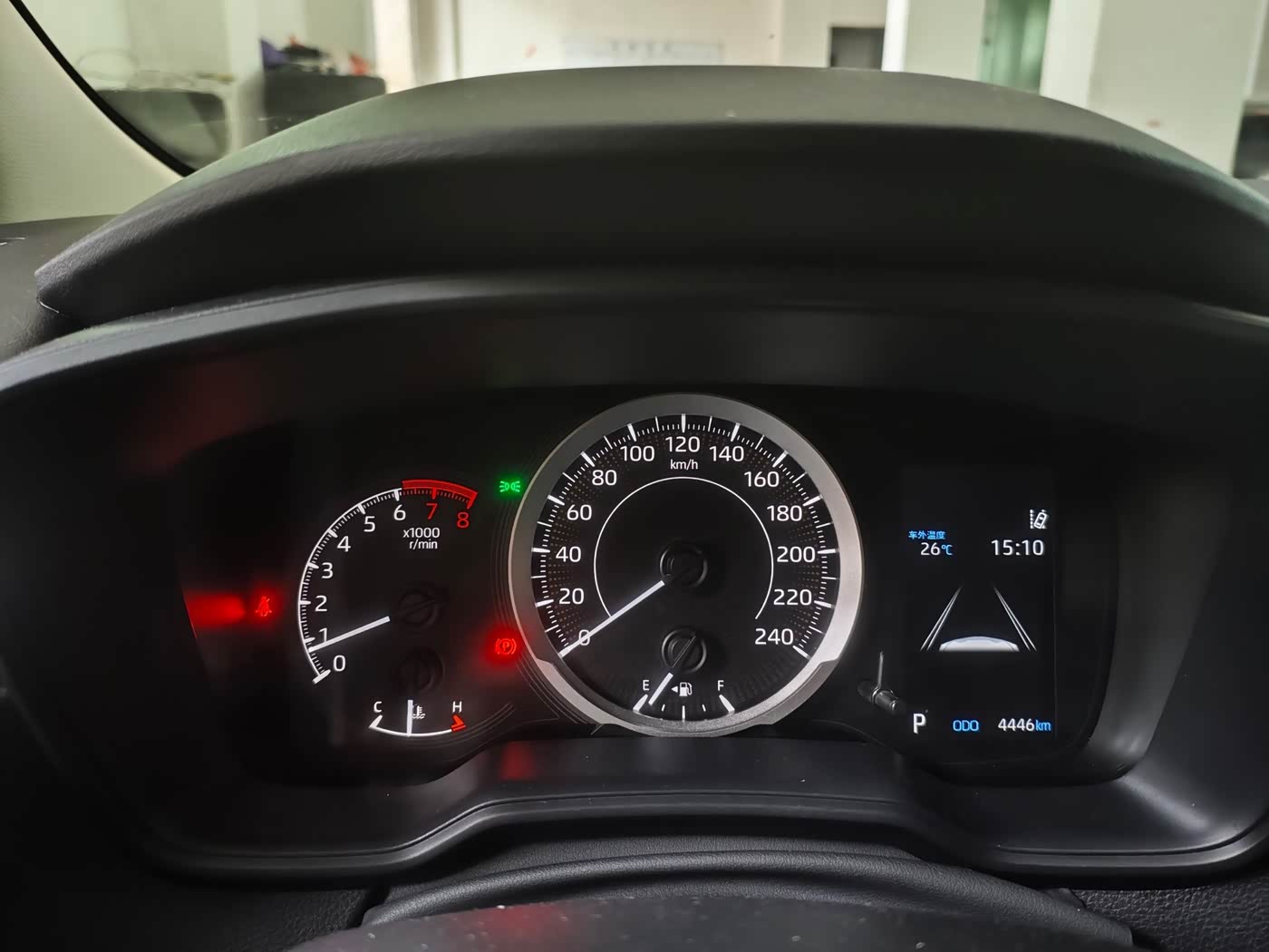 Toyota Corolla 1.2 л 2023 г. Белый, пробег 4500 км