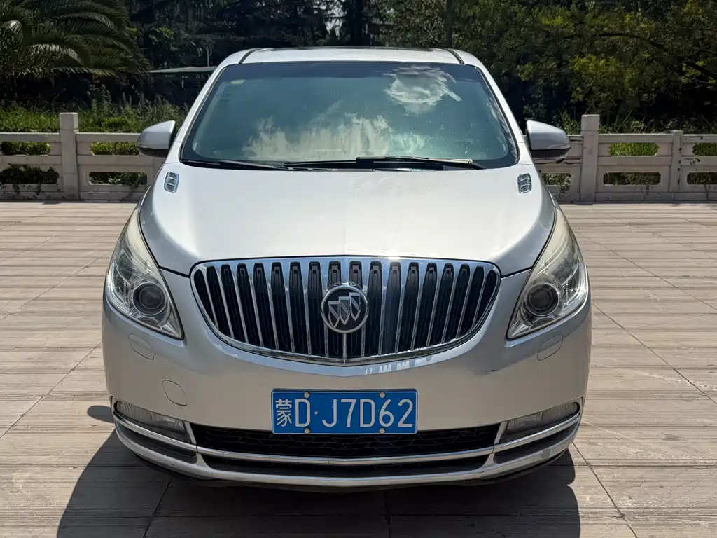 Buick GL8 — миниатюра 2