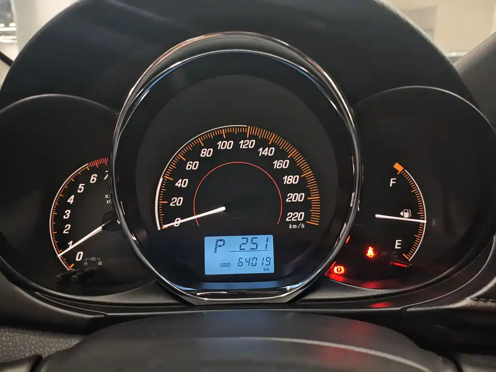 TOYOTA YARIS L TO ENJOY