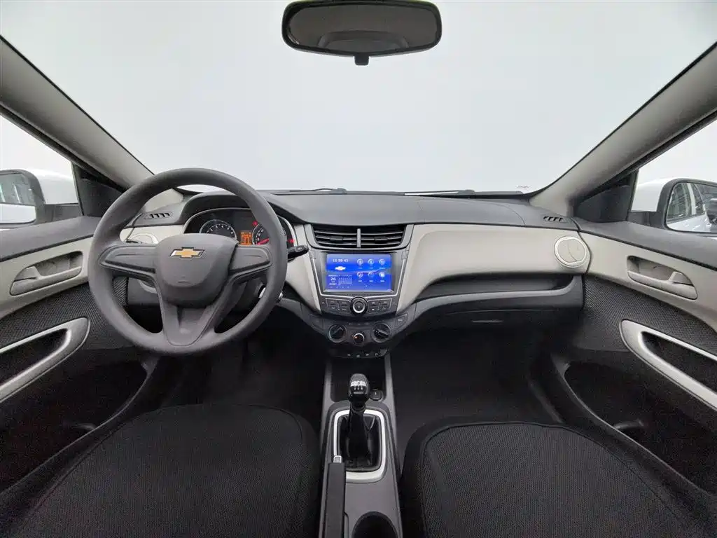 Chevrolet Sail 2015 3 1.5L MT