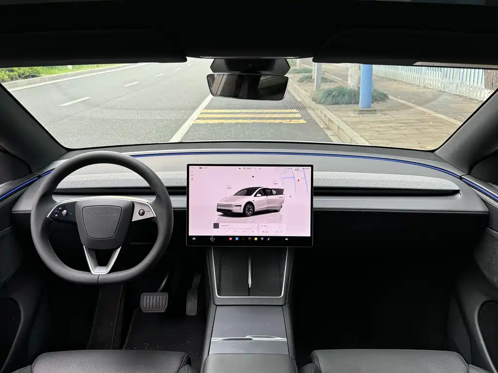 Tesla Model Y L