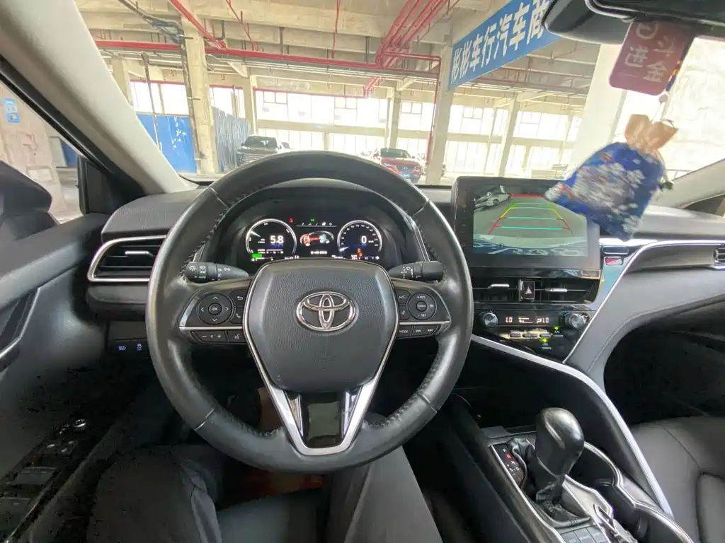 Toyota Camry — миниатюра 7