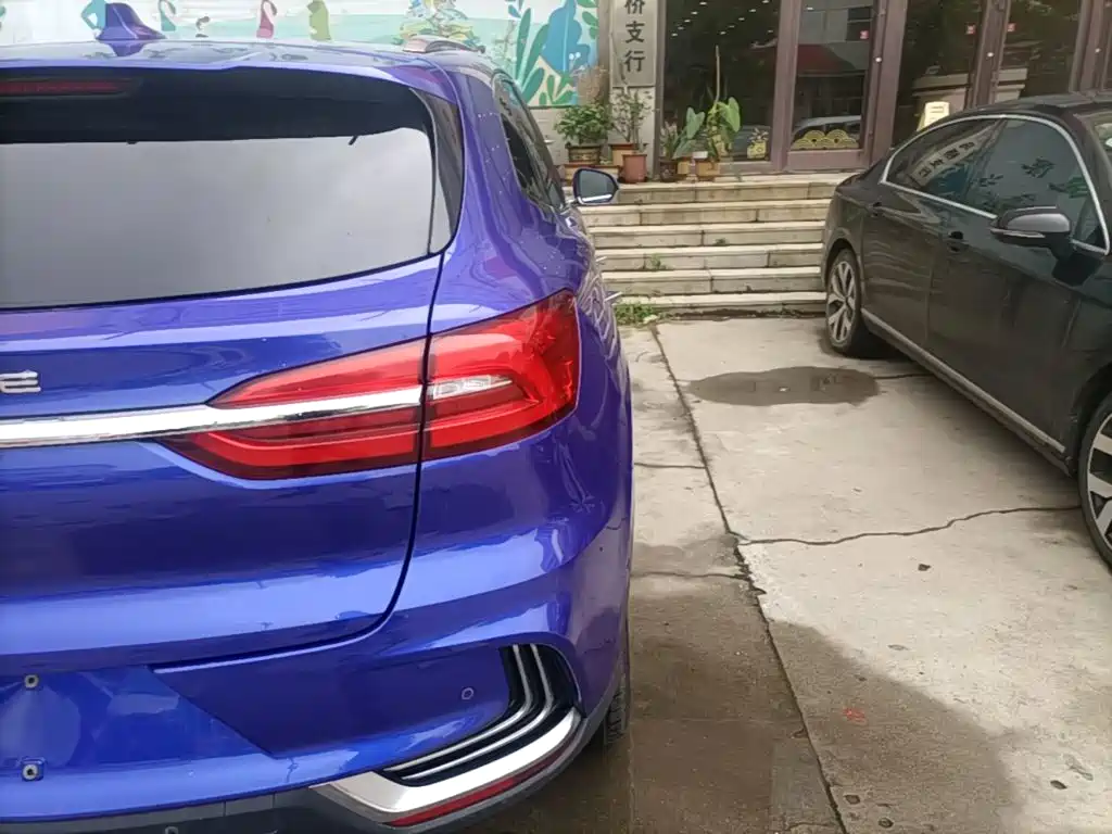 Roewe MARVEL X — миниатюра 8