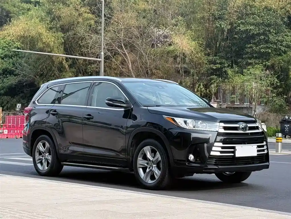 TOYOTA HIGHLANDER