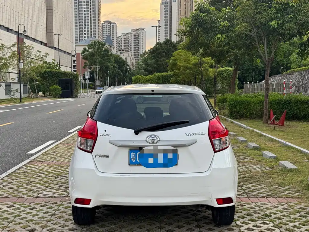 Toyota Yaris L — миниатюра 8