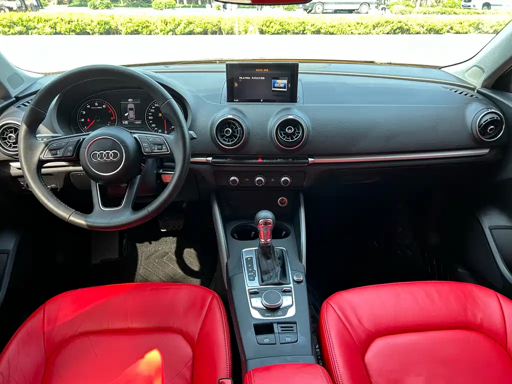 Audi A3 - фото 4