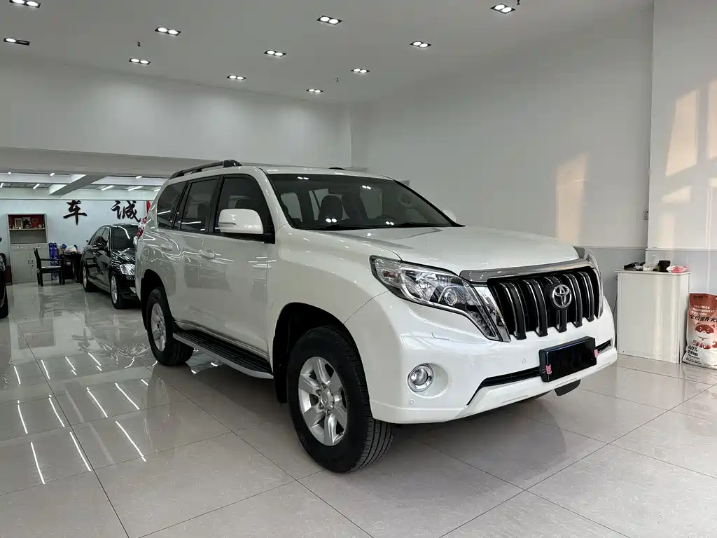 TOYOTA PRADO