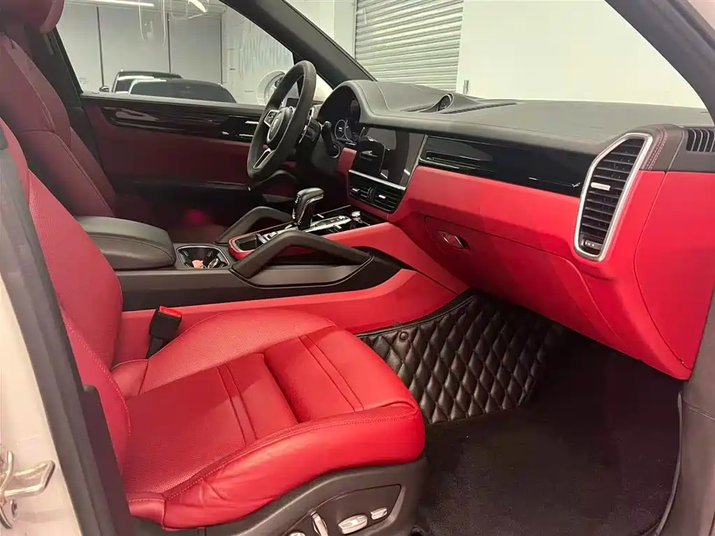 Porsche Cayenne — миниатюра 9