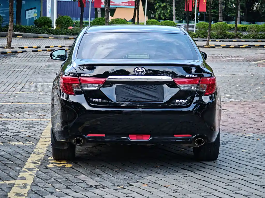 Toyota Reiz — миниатюра 17