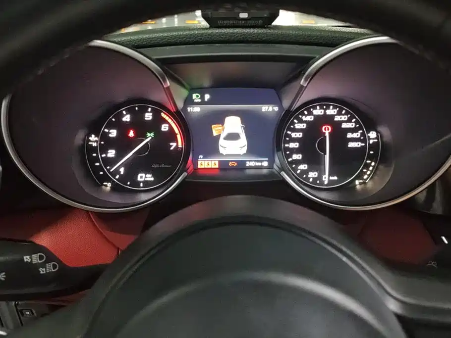 Alfa Romeo Giulia — миниатюра 14