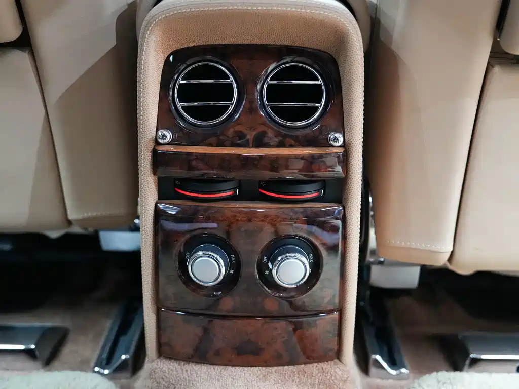 Rolls-Royce Phantom — миниатюра 17