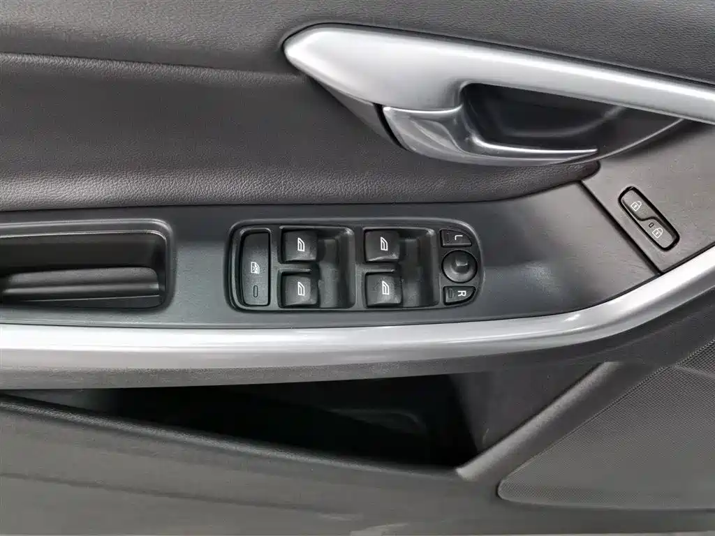 Volvo S60 2015 S60L 2.0T