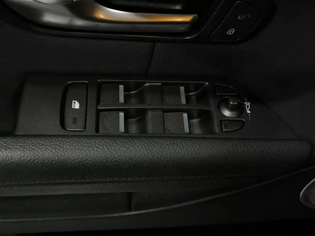 Land Rover Evoque — миниатюра 9